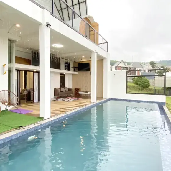HMLY POOL