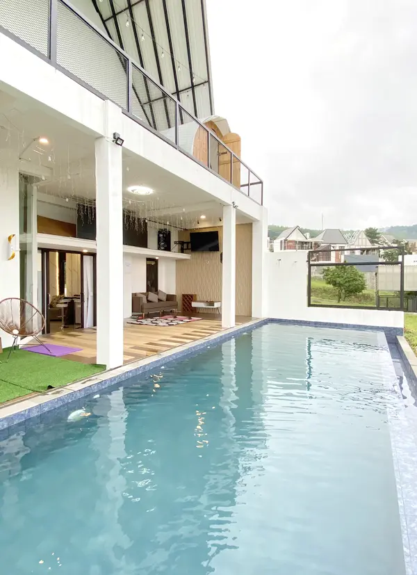 HMLY POOL