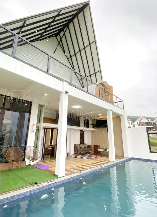 HMLY POOL