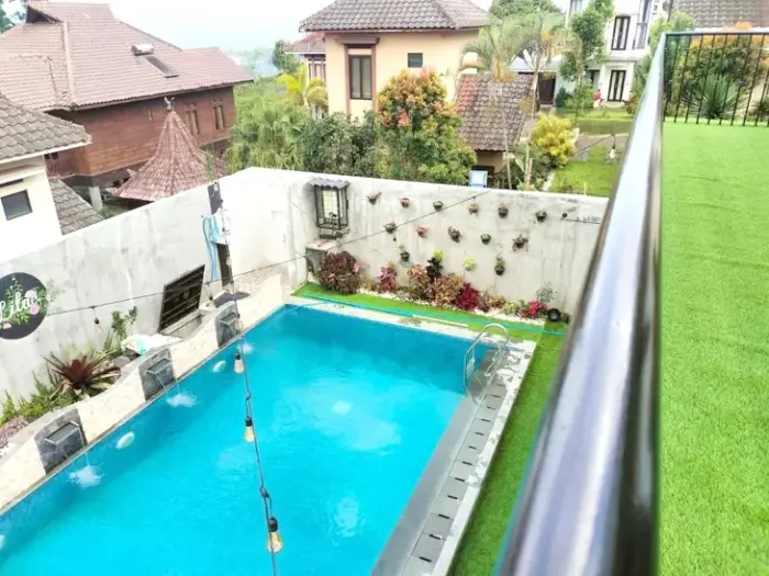 LLC POOL (11) LLC POOL