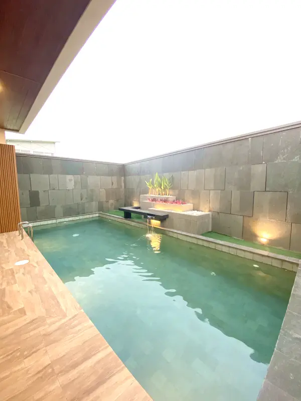TWY 2 POOL