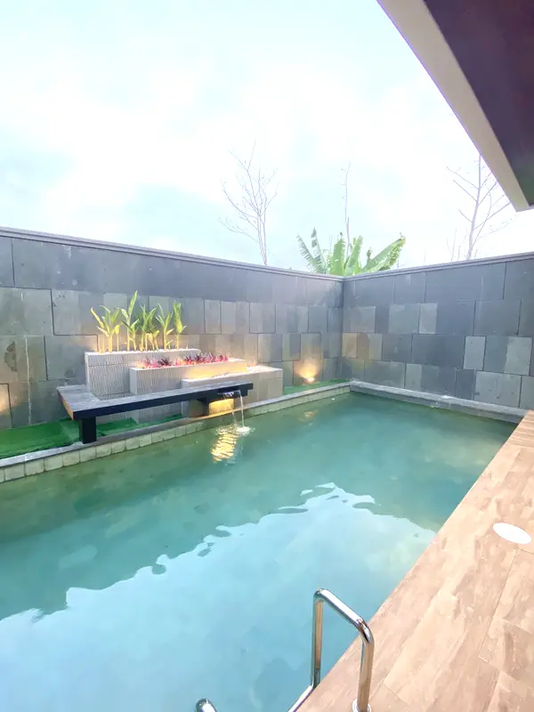 TWY 2 POOL